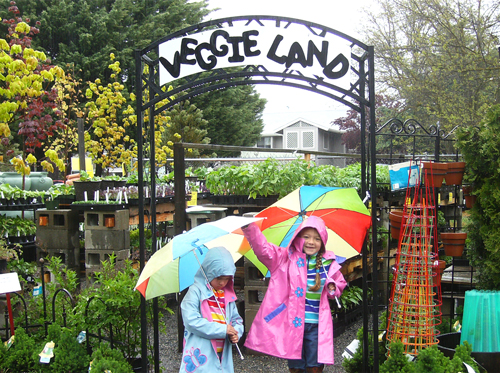 Happy shoppers in Veggie Land